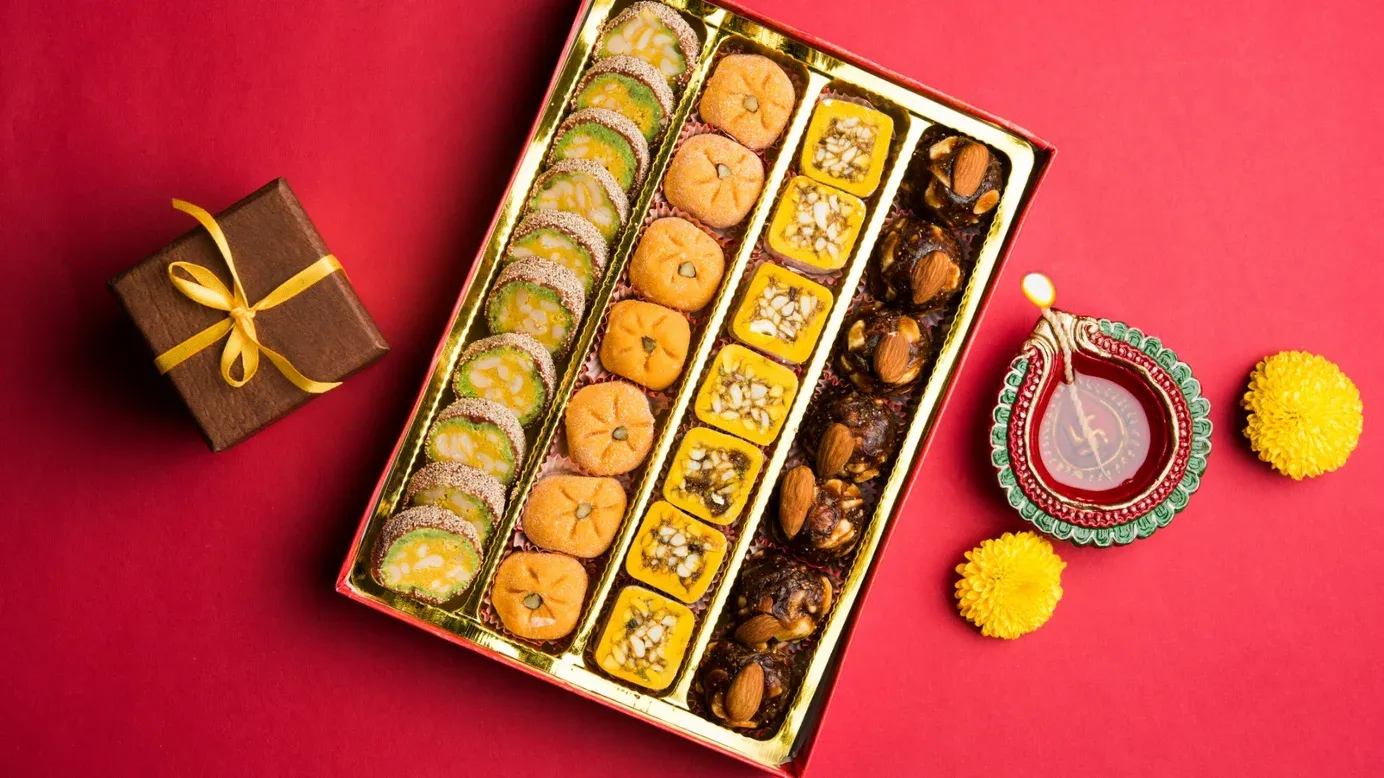 Top 5 Diwali Gift hamper ideas for employees – The Good Road