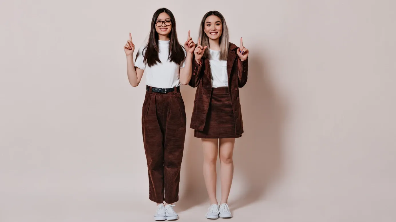 10 Best Twin Day Outfit Ideas for Workplace Celebration