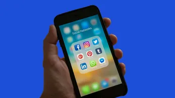 10 Tips to Creatively Promote Company Culture on Social Media