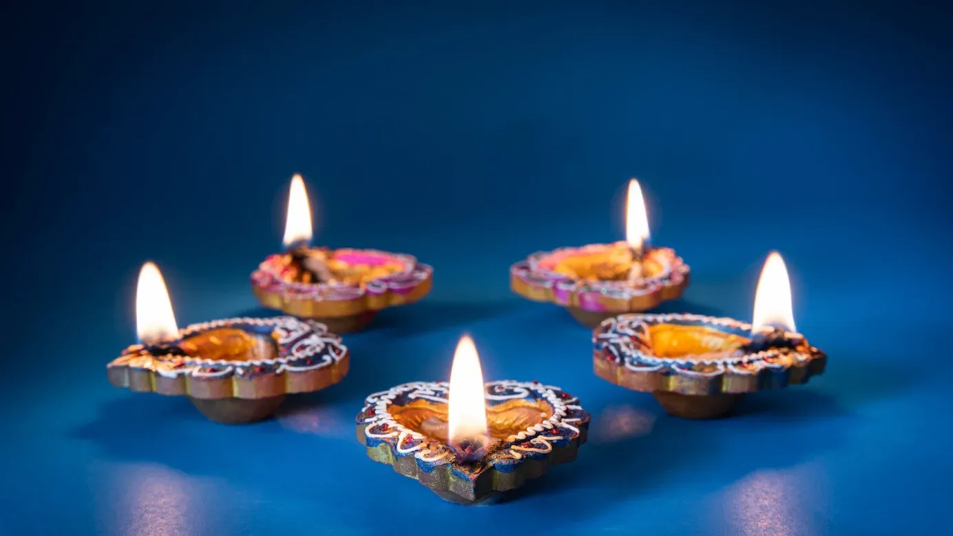 diwali diyas peints à la main