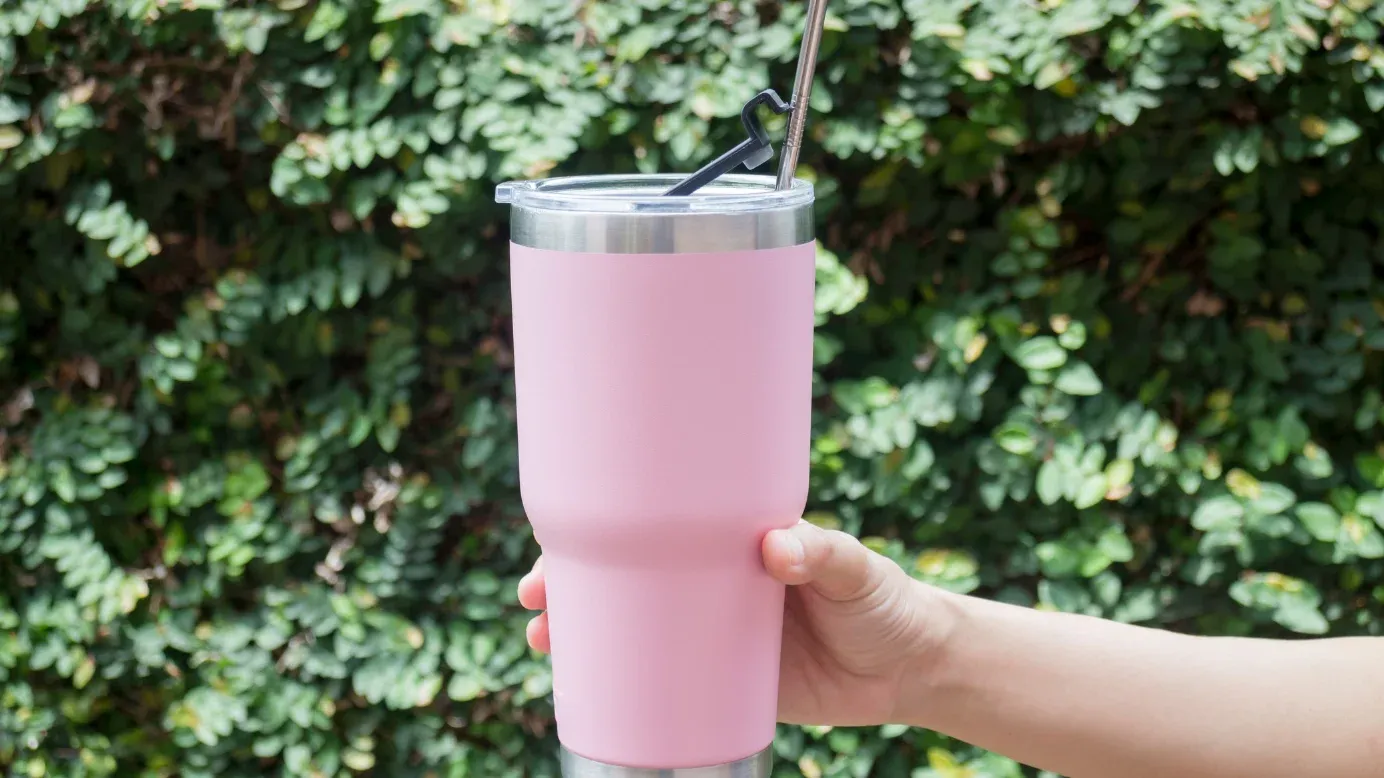 Tasses à café ou mugs de voyage réutilisables