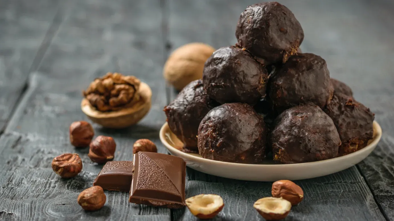 Buah-buahan kering bersalut coklat
